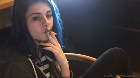 kuroha-smoking-model-debut-24