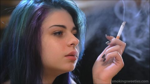 kuroha-smoking-model-debut-31