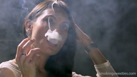 raquel-heavy-smoker-25-21