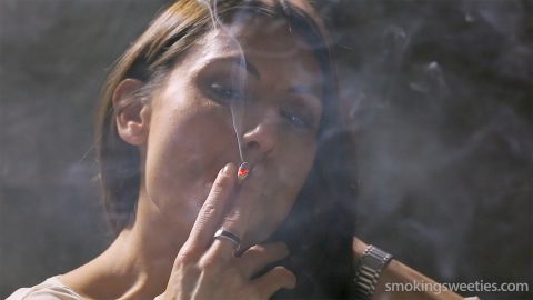 raquel-heavy-smoker-25-22