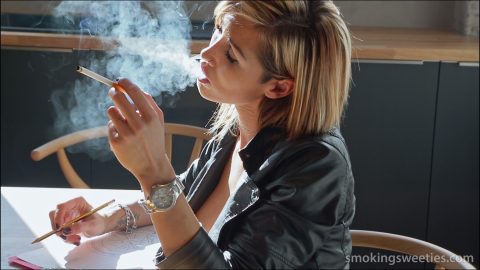 ssw24-gwen-accomplished-smoker-29