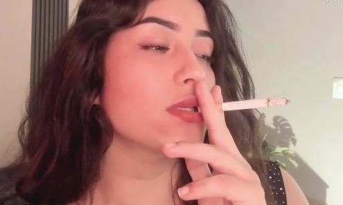 Abby Cream Smoking Girl Sexy Smoker