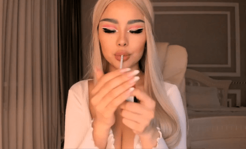 Bae_suz tiny Smoking Asian Girl