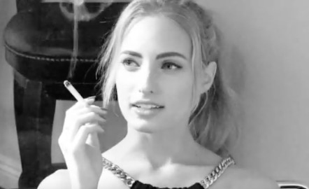 Blonde describes the smoking experience