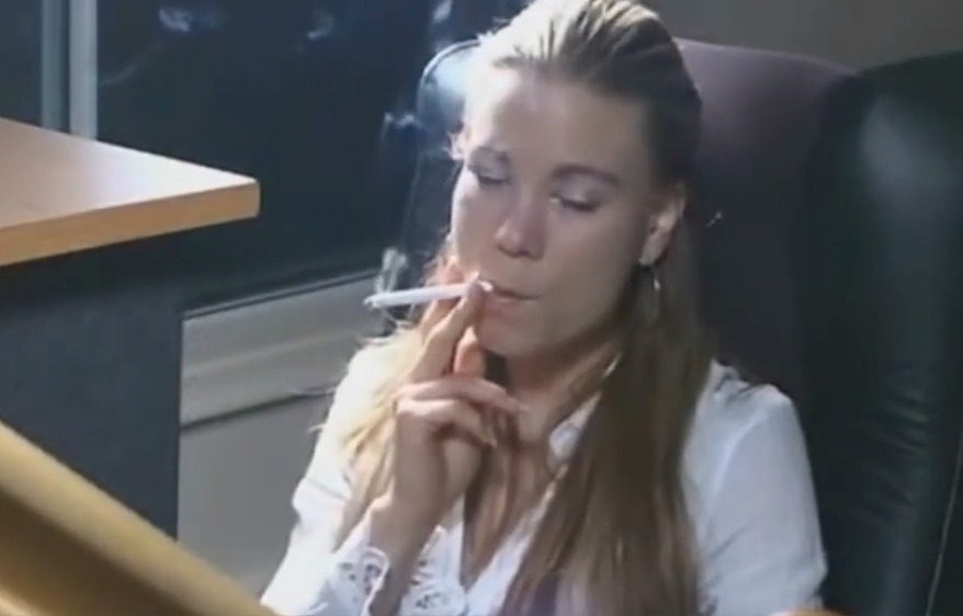 Blondes Having Fun Smoking (1 hour)