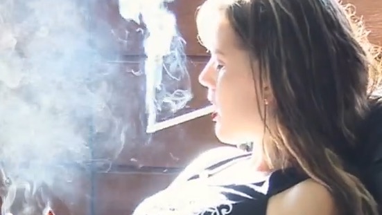 Brunettes can smoke