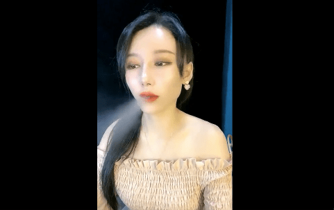 Chinese Whore Smoking Live #1