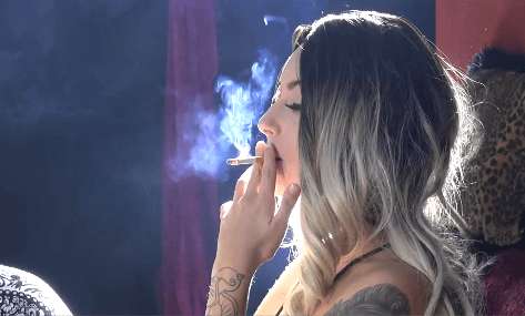 Cody Pretty Smoking Babe – USASmokers