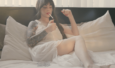 Dani Lynn Bed Cigarette
