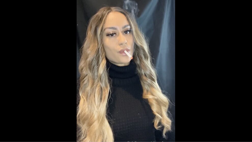 EbonyFoxx_xo Onlyfans Smoking Fetish #4