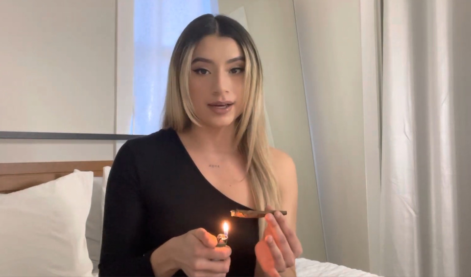 Elena Juarez – Smoke with me in Bed