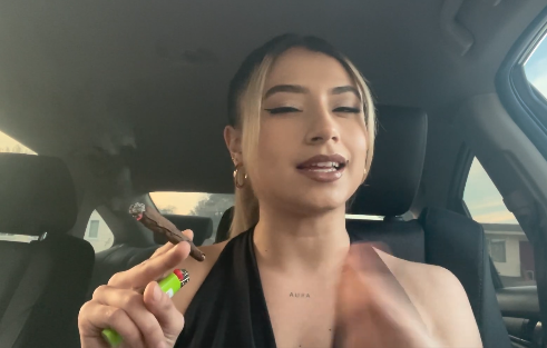 Elena Juarez – Smoke with me in Facetime