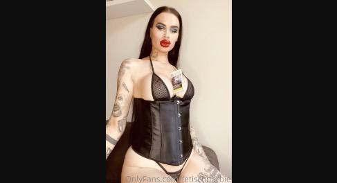 Fetischbarbie Smoking Fetish #2