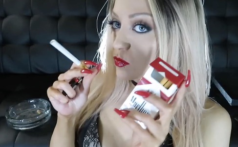 Good Marlboro Reds Smoking – Britteni Bank