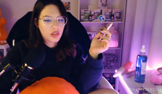 Hathorwarri0r Smoking Camgirl #14