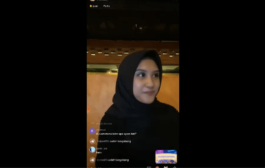 Hijab Indonesian Smoking Live 2