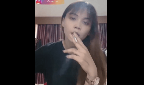Smoking indonesian Teen on instagram live 11