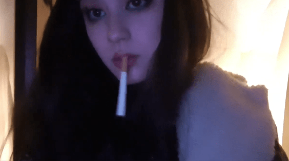 JadeyAnh Smoking Cigarette again after stoping for 1 year