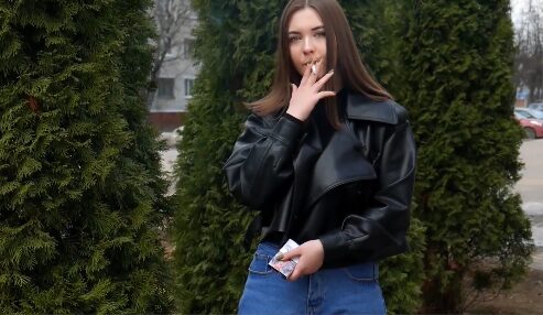 Katya Outside Smoking – RussianSmokers