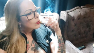 Smoking Fetish Onlyfans #2 – Lady Smoker Milf