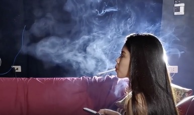 Learning to smoke by herself