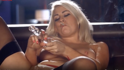 Marlboro, Orgasm and Dildo