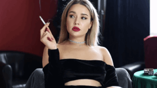 Mia Smoking Elegance – Nicotine Ladies
