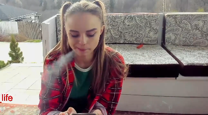 Misss_vikki Smoking 11