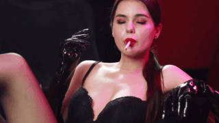 Noemi with Gloves – Nicotine Ladies