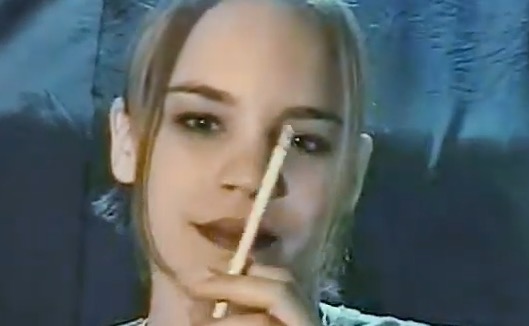 Noemie smoking 120s up close