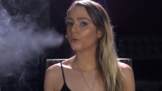 Phoebe Loves Smoking – USAsmokers
