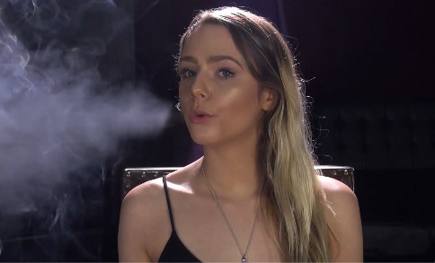 Phoebe Loves Smoking – USAsmokers