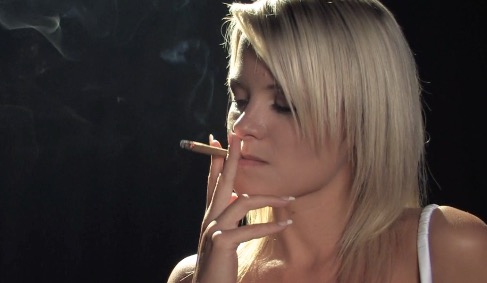 Rachel Victoria Cigar Smoking – Cigar Models
