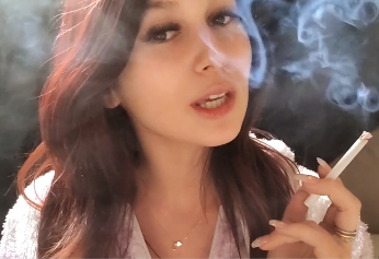 Real Smoking Girl Clip #15