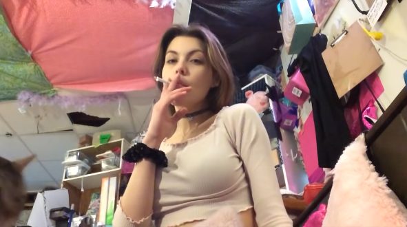 Sexy Melissa Roberts Smoky Vlog