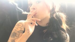 Skittlez Cano – Smoking Video