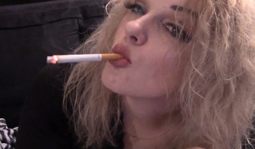 Marlboro black to the filter – Smoketemptress