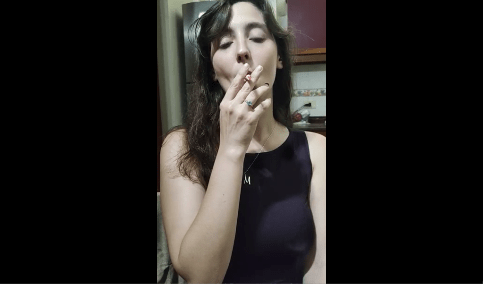 Smoking in the kitchen – GoddessOfSmoke