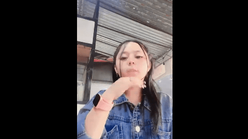 Smoking indonesian Teen on instagram live 3