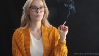 Smoking with glasses – SmokingFabi