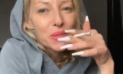 SmokingQueenAlina – Chat with smoking_raven