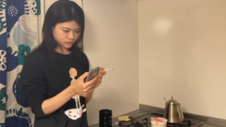 She sucks up tar for 3 minutes waiting for her cup noodles