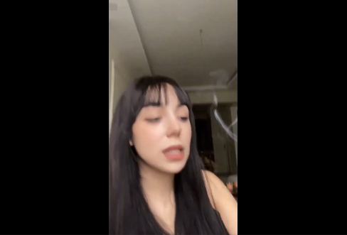 Turkish Brunette Beauty Smoking Live