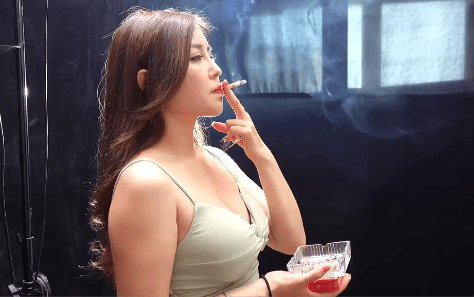 Young Chinese Chimney Power Smoker