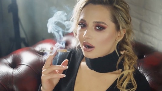 Your Goddess fills her lungs – OnlyYana