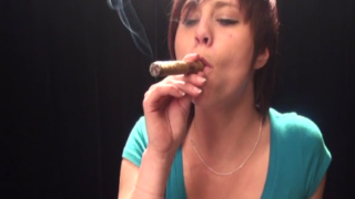 Destroying a cigar – QuebecSmoking