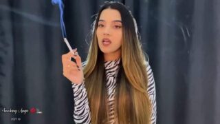 Addicted to cigarettes – Angie