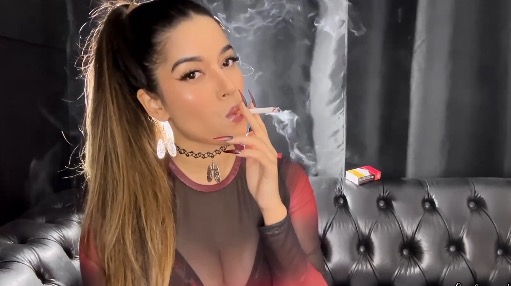 lung fixation Filling my lungs with marlboro red smoke – Angie