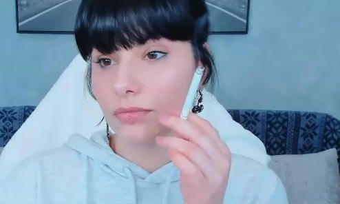 Patricia Hoodie Smoking