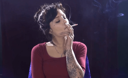 Shea Skilled Pretty Smoker – USAsmokers